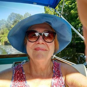 Meet your Posher, Rose